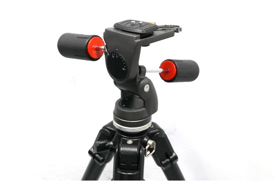 Штатив Manfrotto 144B + голова