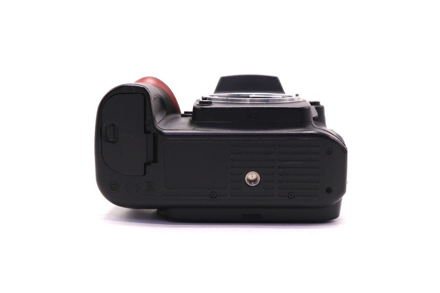 Nikon D90 body (пробег 40055 кадров)