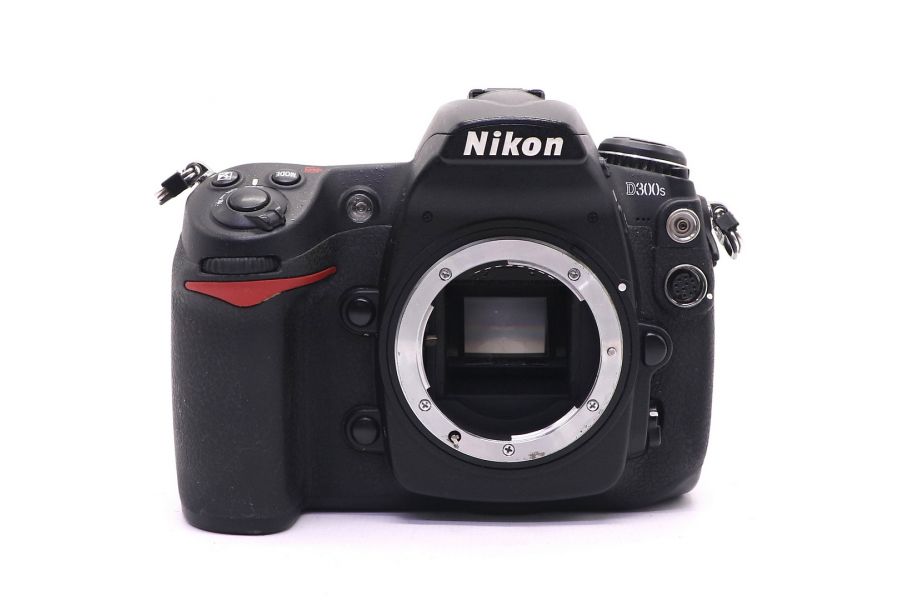 Nikon D300s body (пробег 32375 кадров)