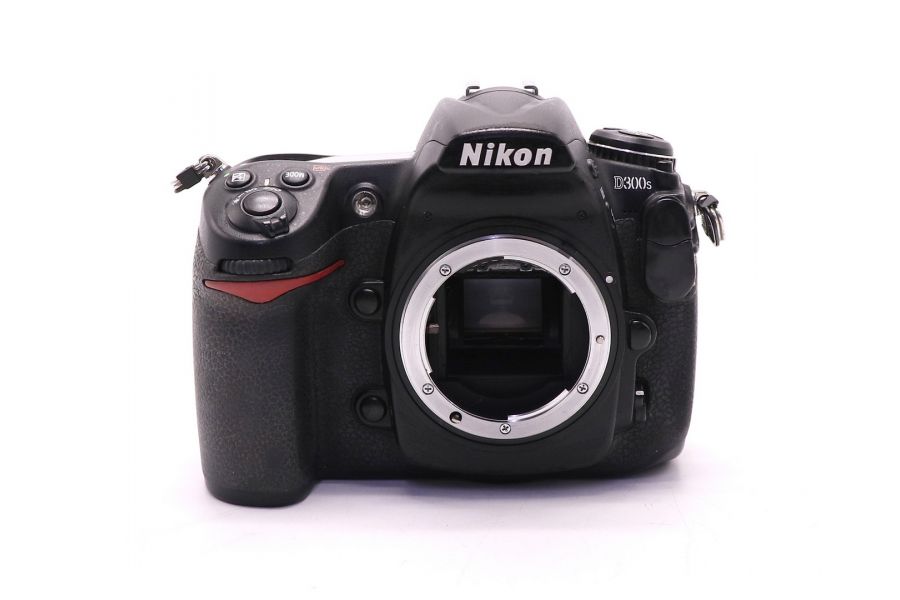 Nikon D300s body (пробег 131625 кадров)
