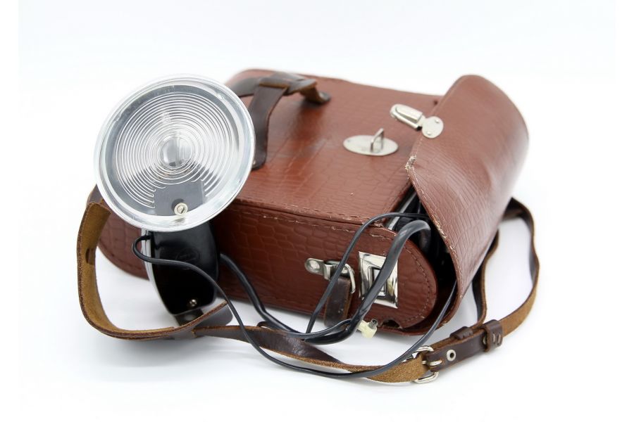 Фотовспышка Луч-68 (СССР, 1965 г.)