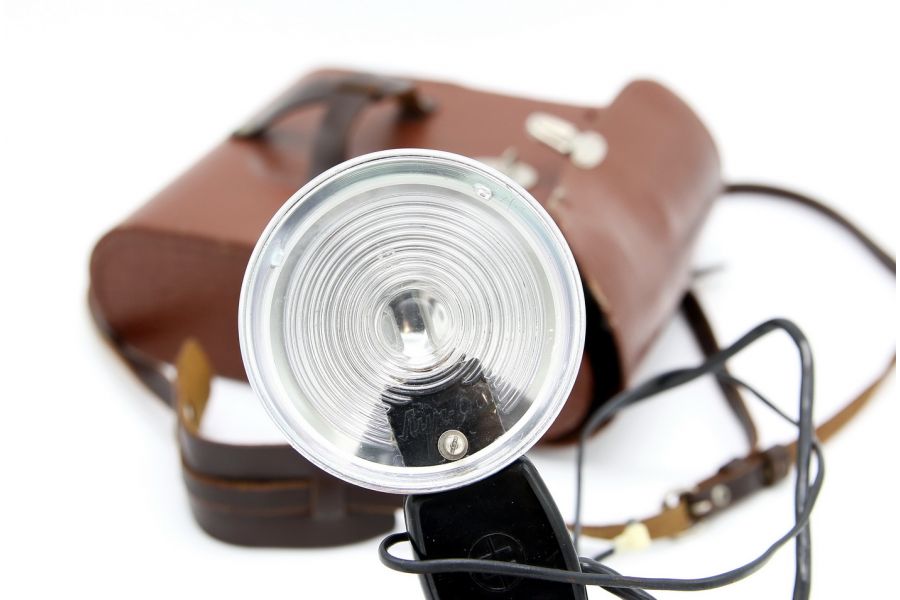 Фотовспышка Луч-68 (СССР, 1965 г.)