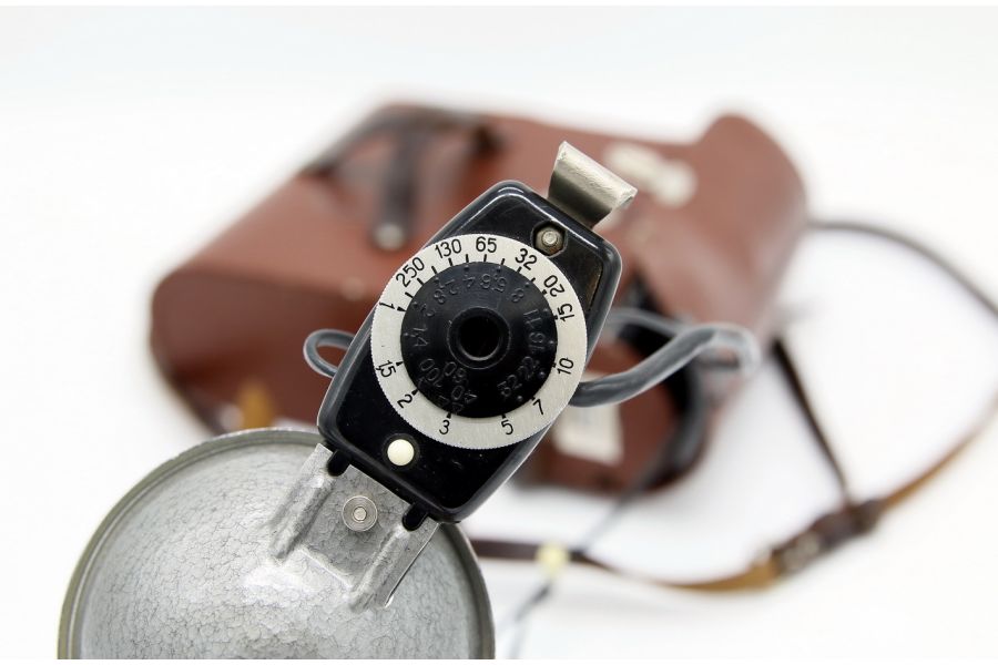 Фотовспышка Луч-68 (СССР, 1965 г.)