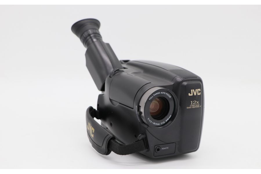 Видеокамера JVC GR-AX210