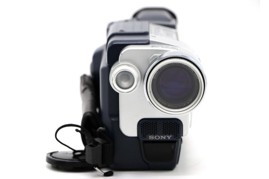 Видеокамера Sony CCD-TRV418E