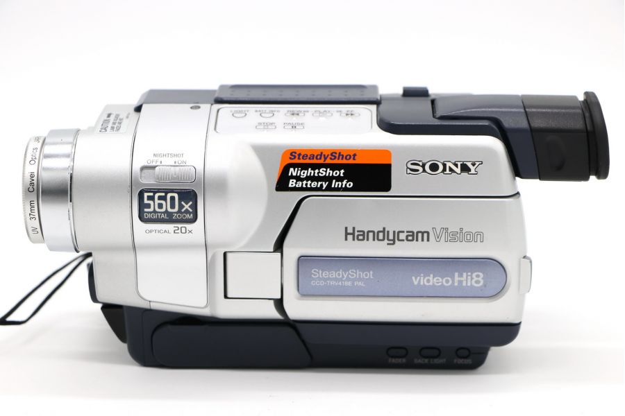 Видеокамера Sony CCD-TRV418E