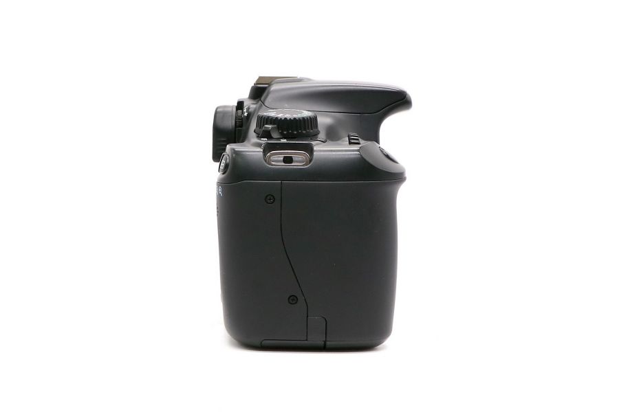 Canon EOS 1100D body в упаковке (пробег 4205 кадров)