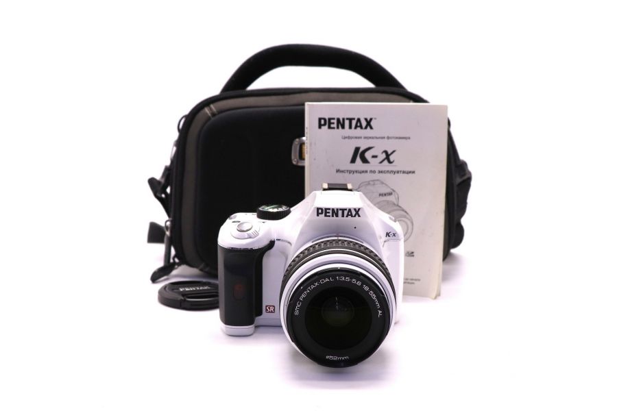 Pentax K-x kit white (пробег 3315 кадров)