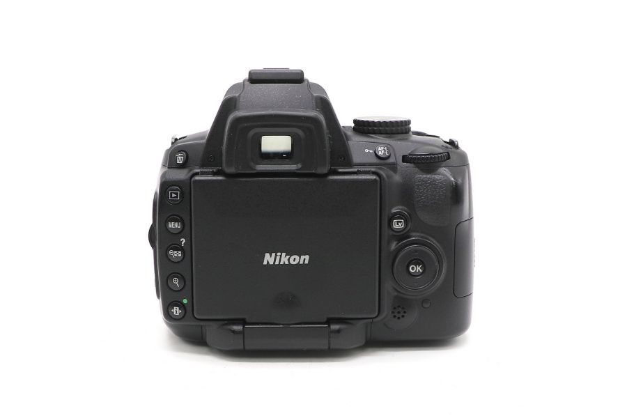 Nikon D5000 в коробке (пробег 6650 кадров)