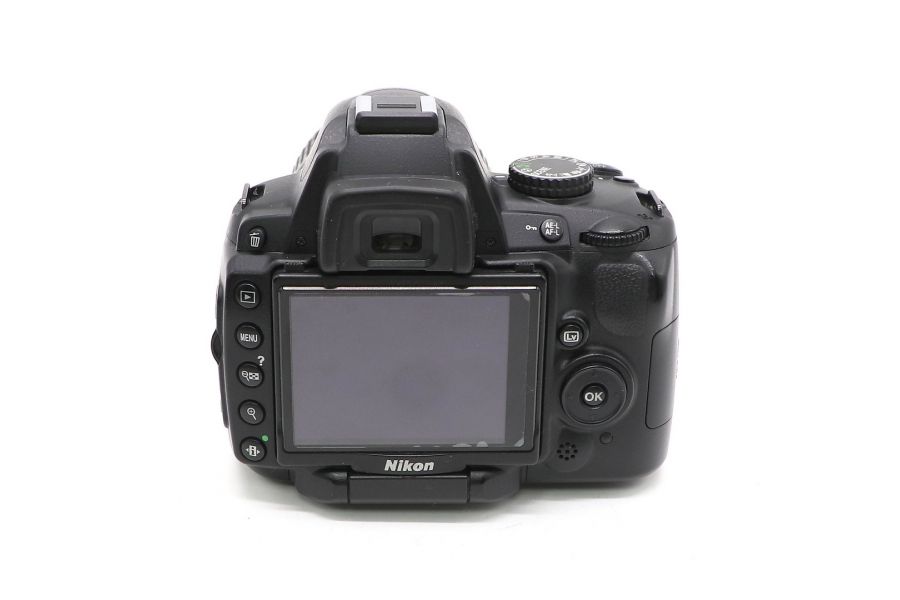 Nikon D5000 в коробке (пробег 6650 кадров)