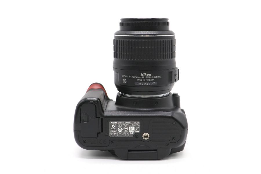 Nikon D5000 в коробке (пробег 6650 кадров)