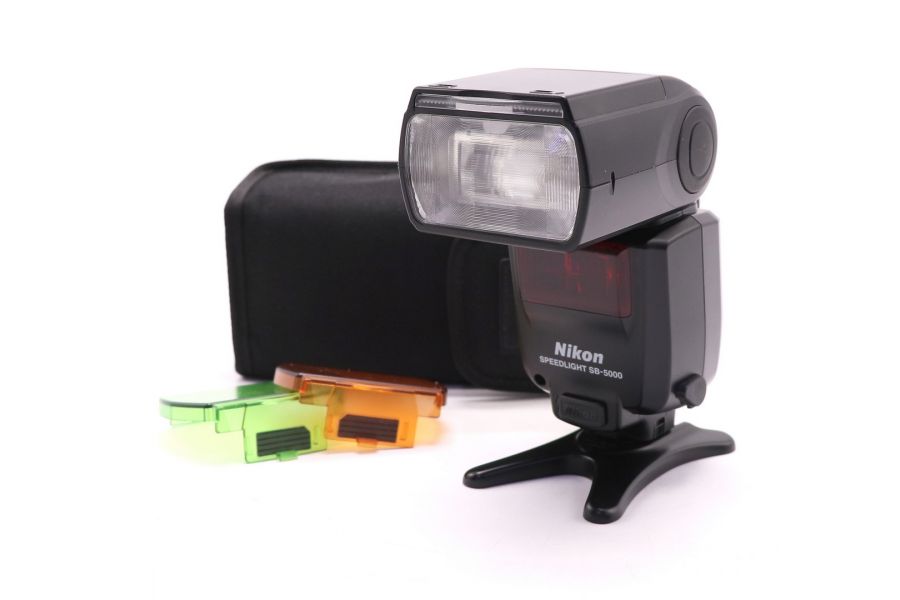 Компактная фотовспышка Nikon Speedlight SB-5000