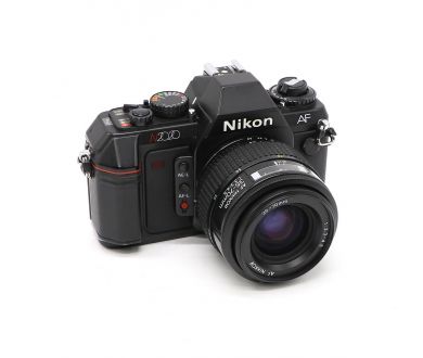 Nikon AF N2020 + AF Nikkor 35-70mm f/3.3-4.5