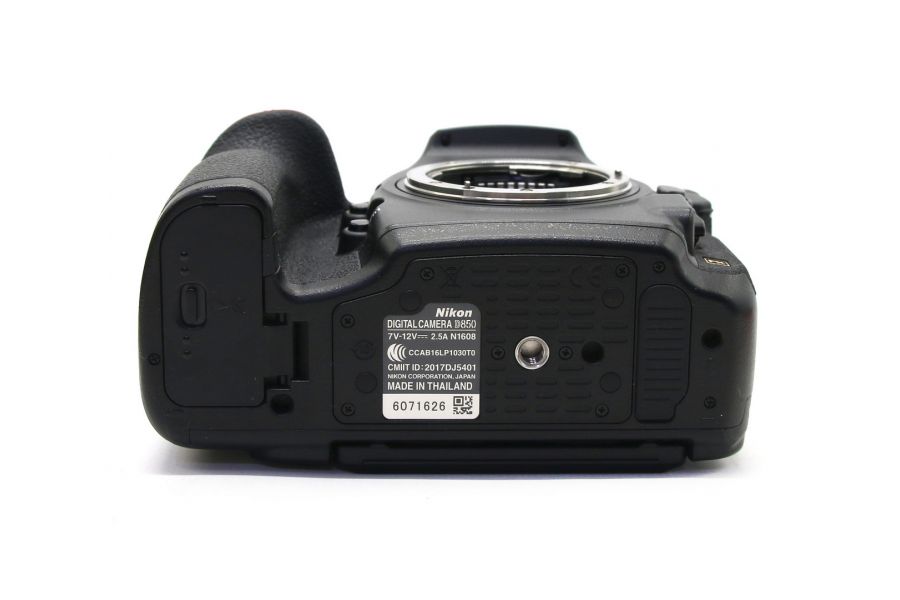 Nikon D850 body в упаковке (пробег 62500 кадров)