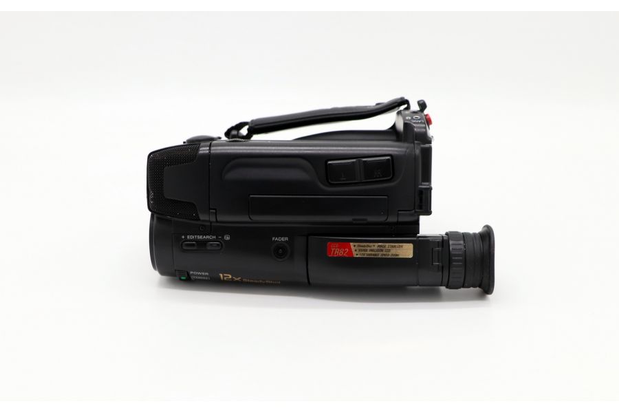 Видеокамера Sony Handycam Video 8 CCD-TR82