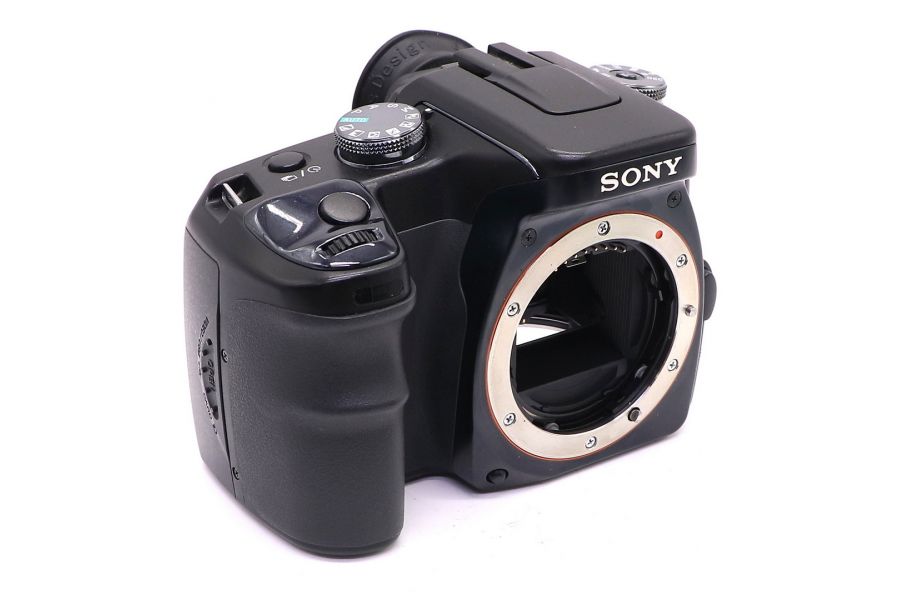 Sony Alpha DSLR-A100 body (Malaysia, 2006)