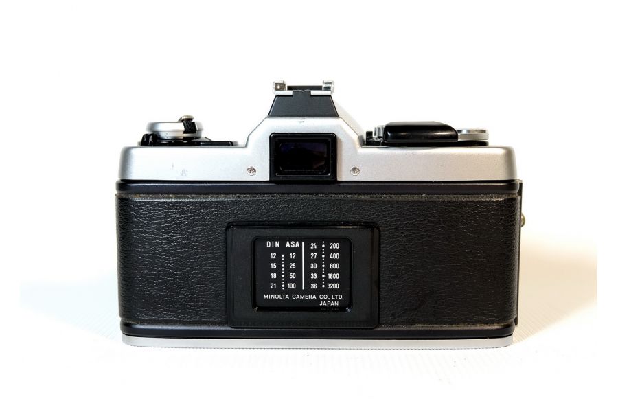 Minolta XG-E + Rokkor 3.5/35-70mm (Japan) 