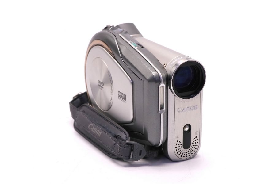Видеокамера Canon DC20 в упаковке
