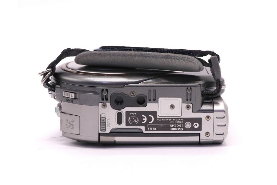 Видеокамера Canon DC20 в упаковке