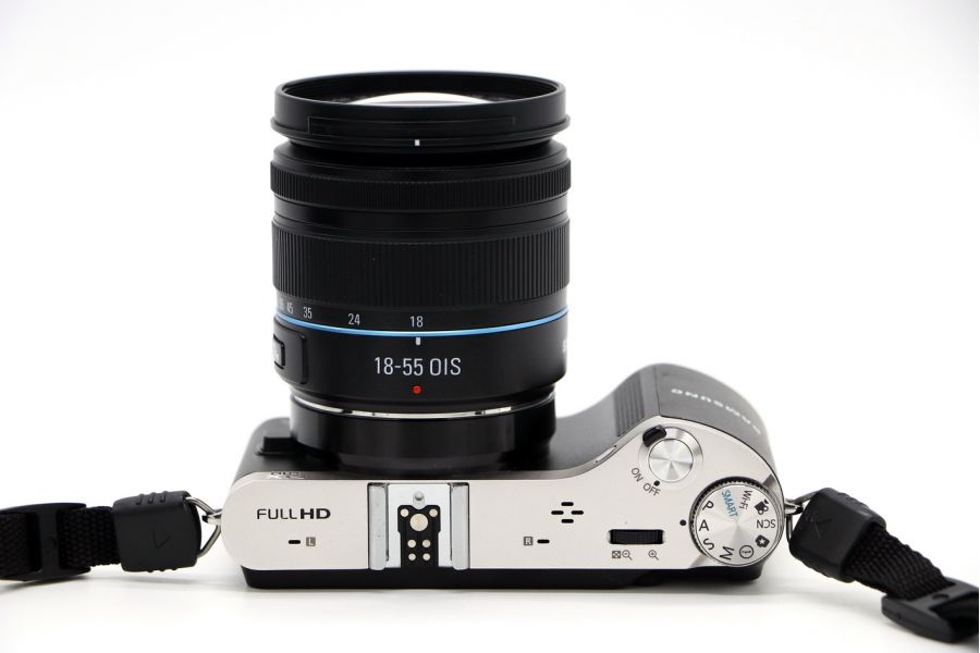 Samsung NX210 kit в упаковке