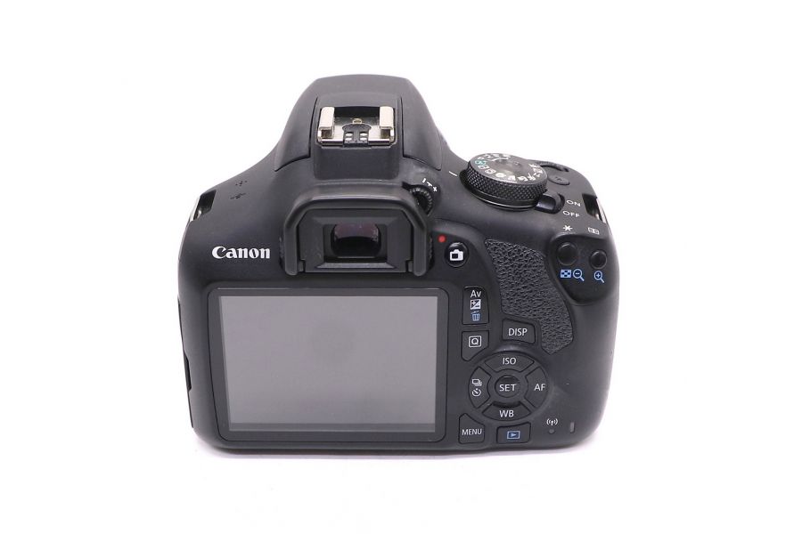 Canon EOS 2000D kit в упаковке (пробег 54000 кадров)