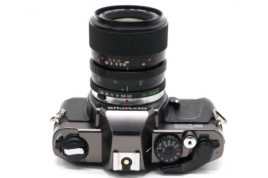 Olympus OM2000 + 35-70mm f/3.5-4.8