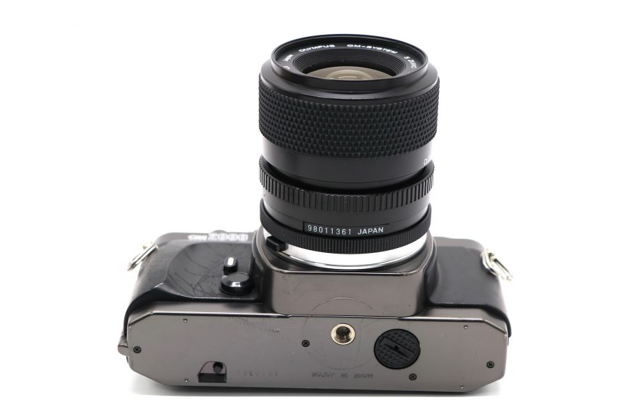 Olympus OM2000 + 35-70mm f/3.5-4.8