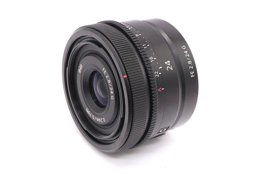Sony FE 24mm f/2.8 G в упаковке