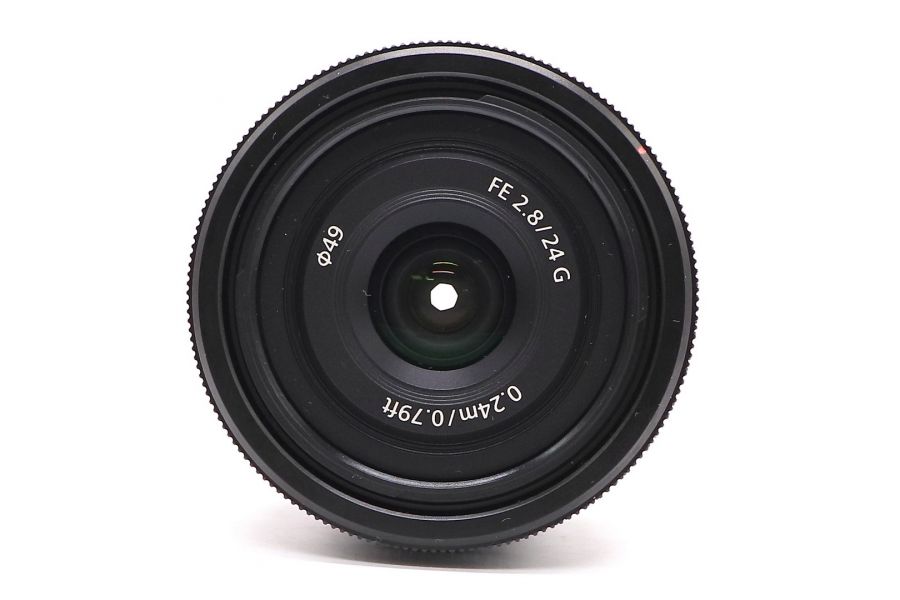 Sony FE 24mm f/2.8 G в упаковке