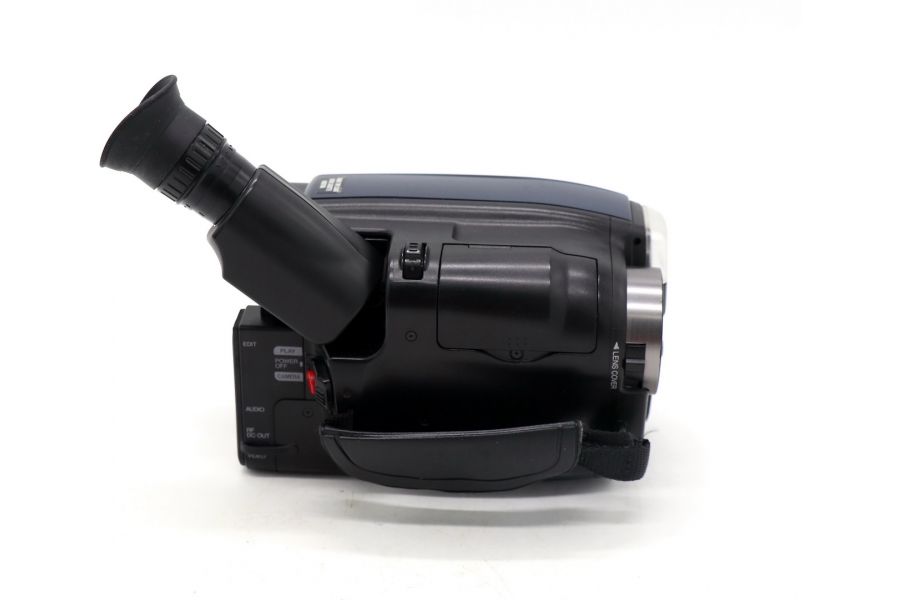 Видеокамера JVC GR-AX400EG