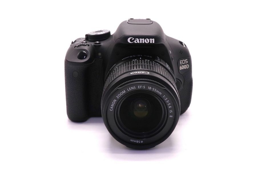 Canon EOS 600D kit в упаковке (пробег 11000 кадров)