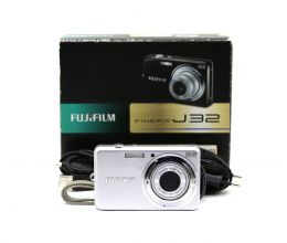 Fujifilm FinePix J32 в упаковке