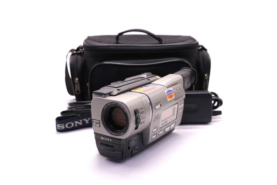 Видеокамера Sony CCD-TR417E система записи: PAL