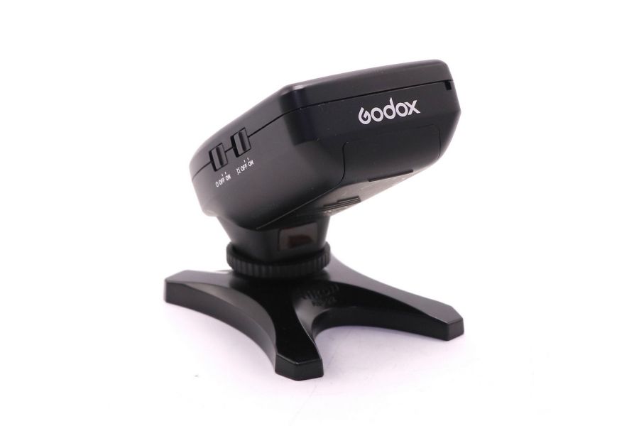 Радиосинхронизатор Godox Xpro-N в упаковке