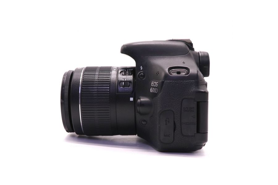 Canon EOS 600D kit в упаковке (пробег 41000 кадров)