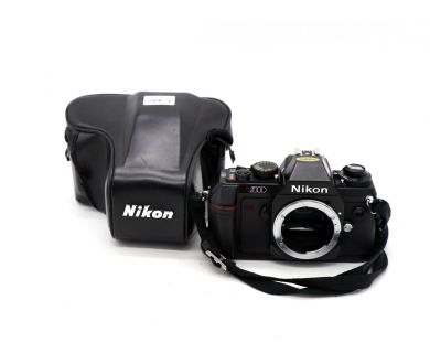 Nikon N2000 body