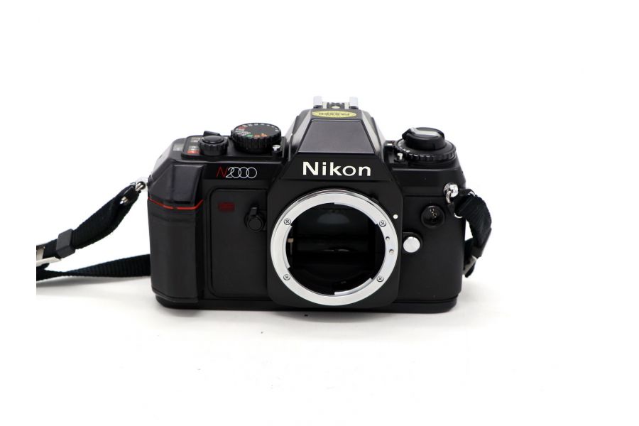 Nikon N2000 body