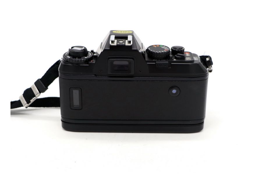 Nikon N2000 body