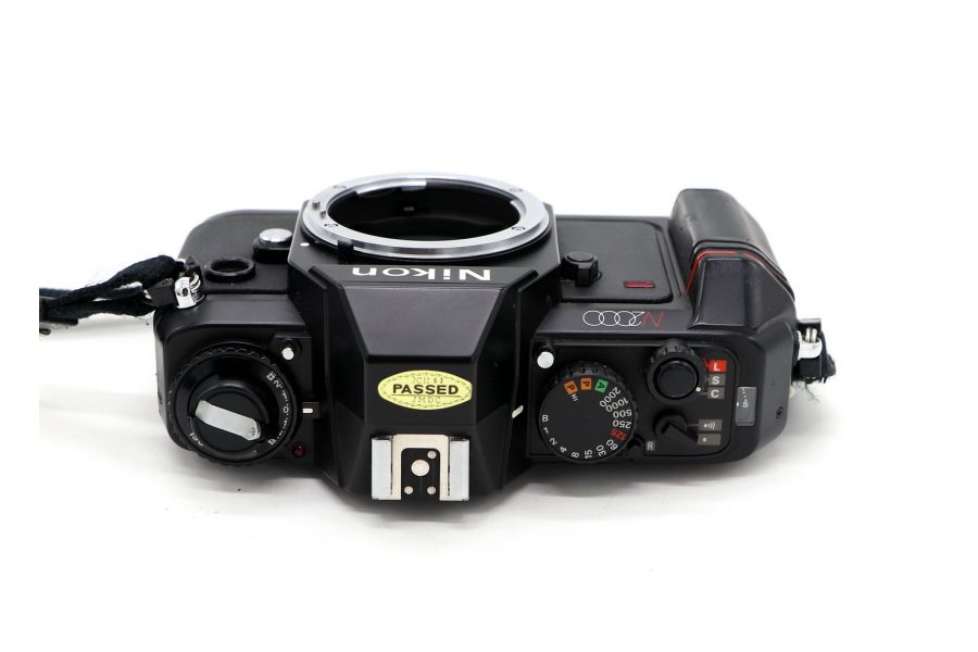 Nikon N2000 body