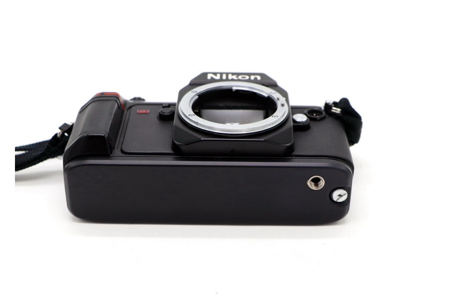 Nikon N2000 body