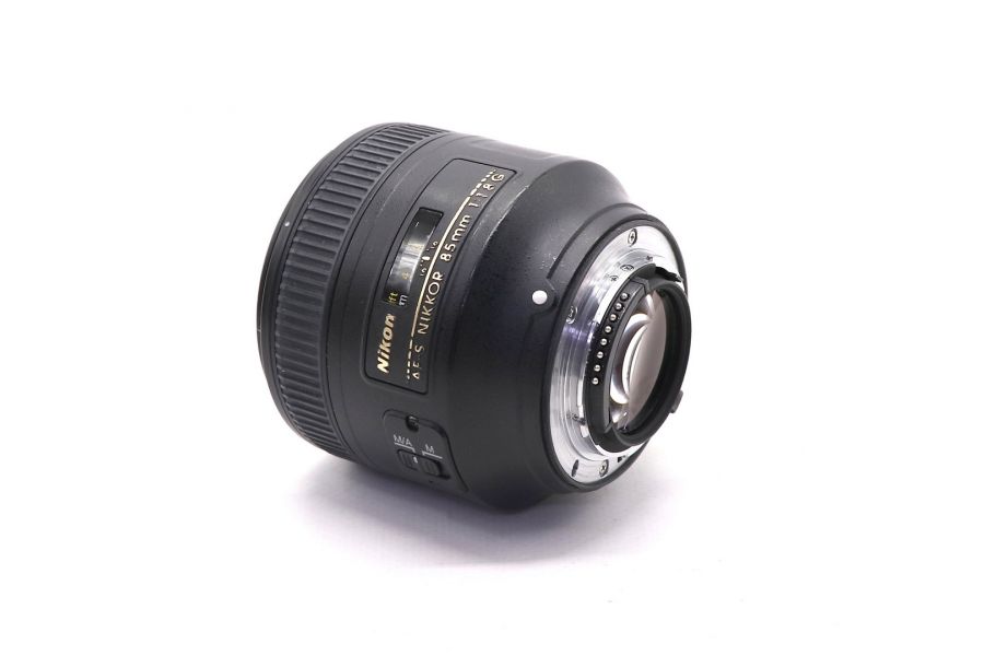 Nikon 85mm f/1.8G AF-S Nikkor (China, 2013)