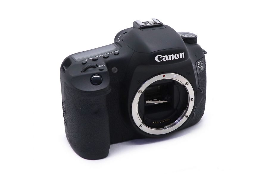 Canon EOS 7D body в упаковке (пробег 14030 кадров)