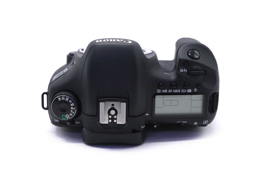 Canon EOS 7D body в упаковке (пробег 14030 кадров)