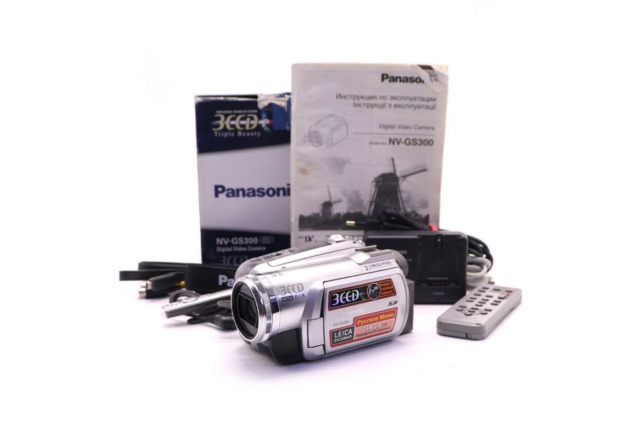 Видеокамера Panasonic NV-GS300 в упаковке