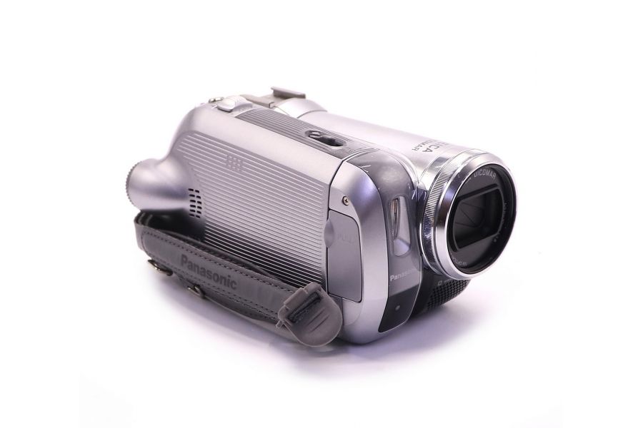 Видеокамера Panasonic NV-GS300 в упаковке