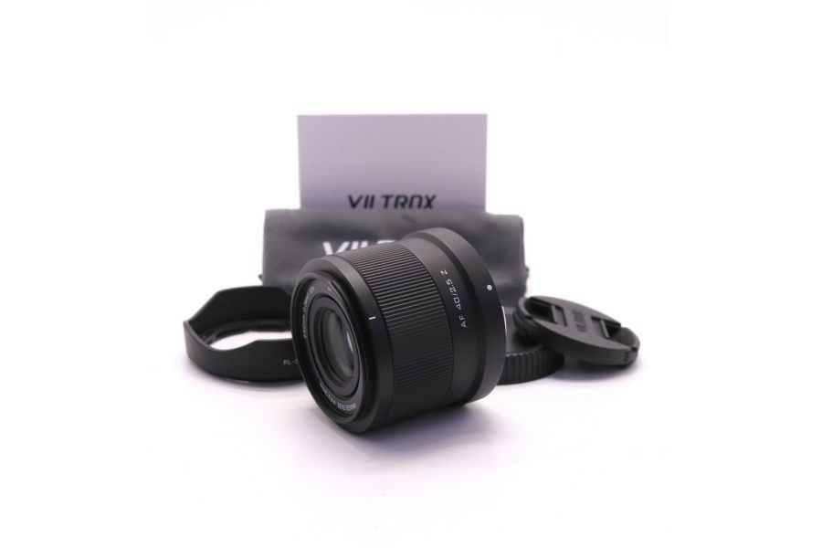 Объектив Viltrox 40mm f/2.5 для Nikon Z в упаковке 