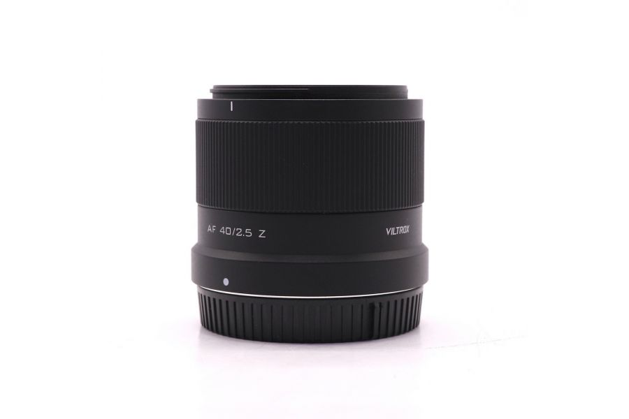 Объектив Viltrox 40mm f/2.5 для Nikon Z в упаковке 
