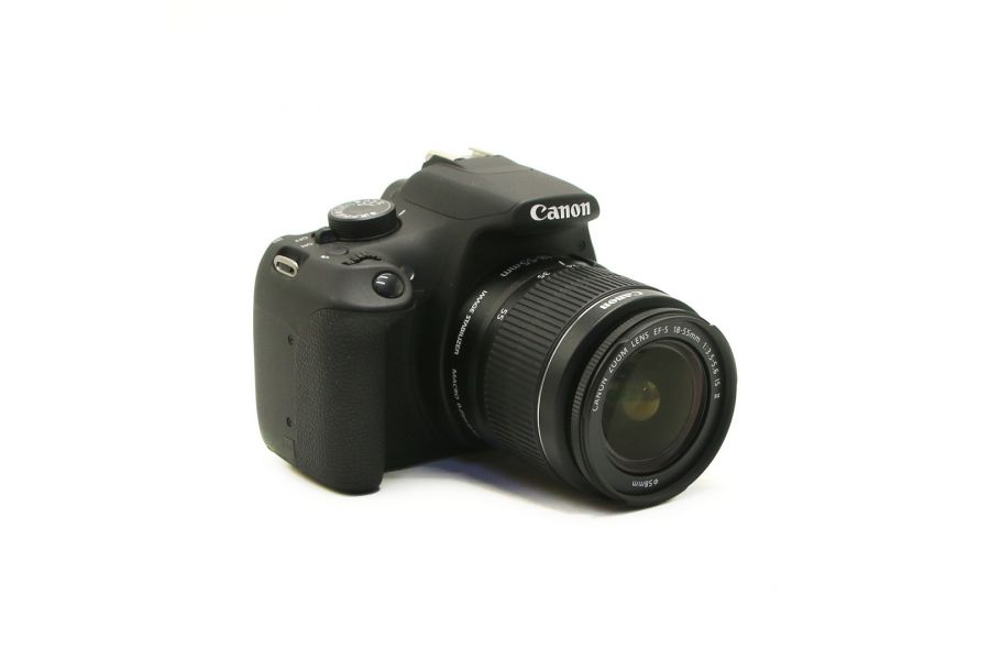 Canon EOS 1200D kit в упаковке (пробег 1200 кадров)