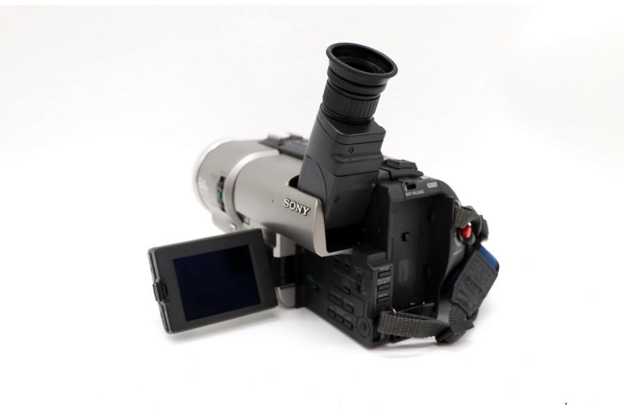 Видеокамера Sony CDD-TRV300E