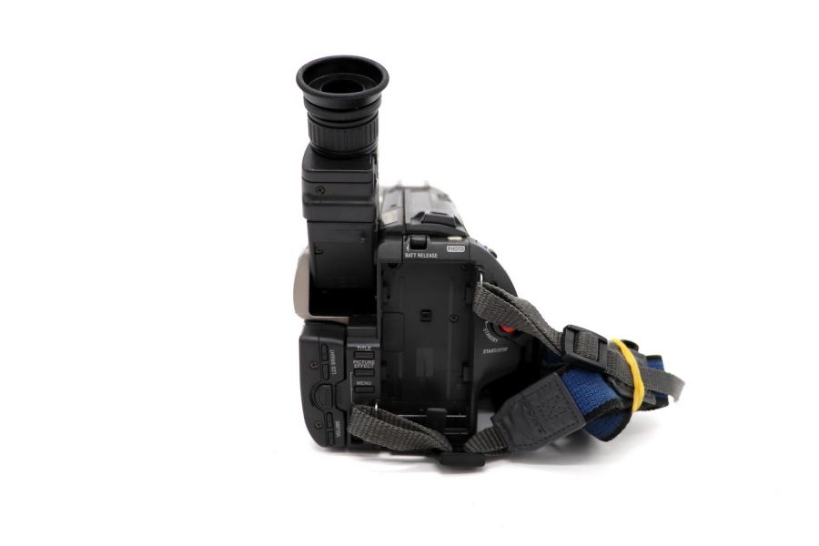 Видеокамера Sony CDD-TRV300E